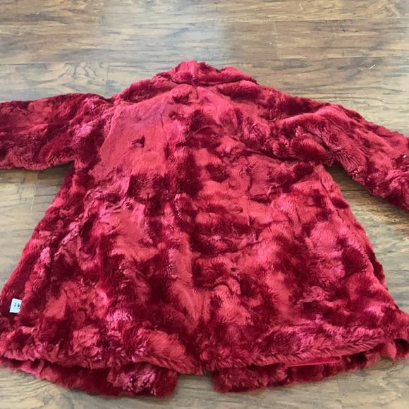 Corky and company red fur coat with teddy bear pin - Picture 4 of 5